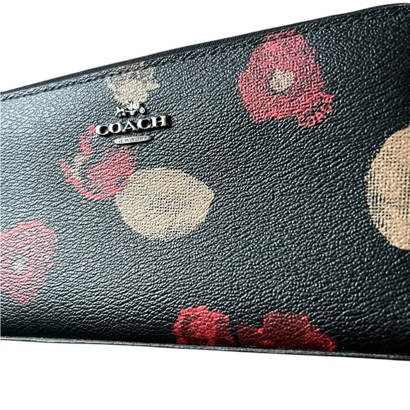 Coach Floral Print Zipper Wallet. Excellent condition! - Picture 5 of 9